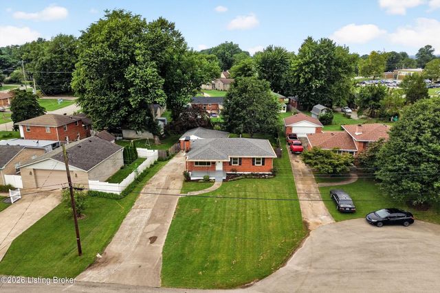 6908 Tangelo Dr, Louisville, KY 40228