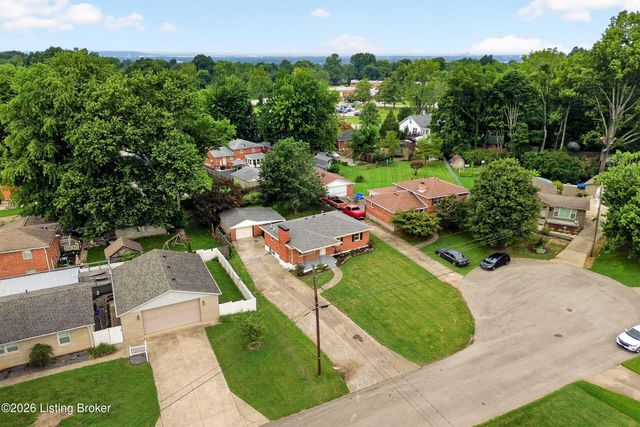 6908 Tangelo Dr, Louisville, KY 40228