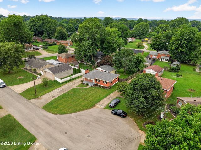 6908 Tangelo Dr, Louisville, KY 40228