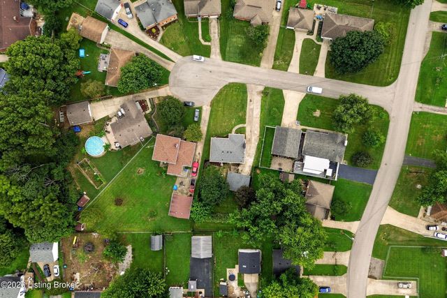 6908 Tangelo Dr, Louisville, KY 40228