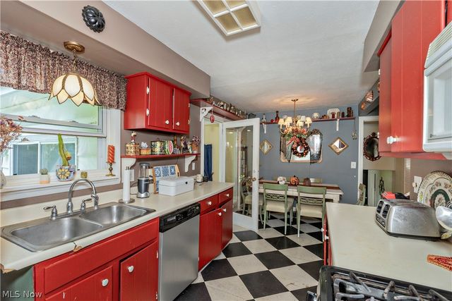 721 E 345th Street, Eastlake, OH 44095
