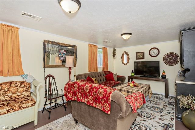 721 E 345th Street, Eastlake, OH 44095
