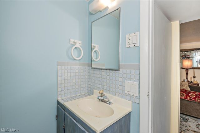 721 E 345th Street, Eastlake, OH 44095
