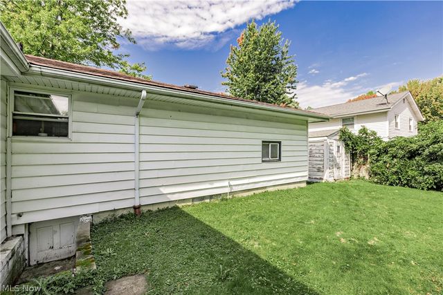 721 E 345th Street, Eastlake, OH 44095