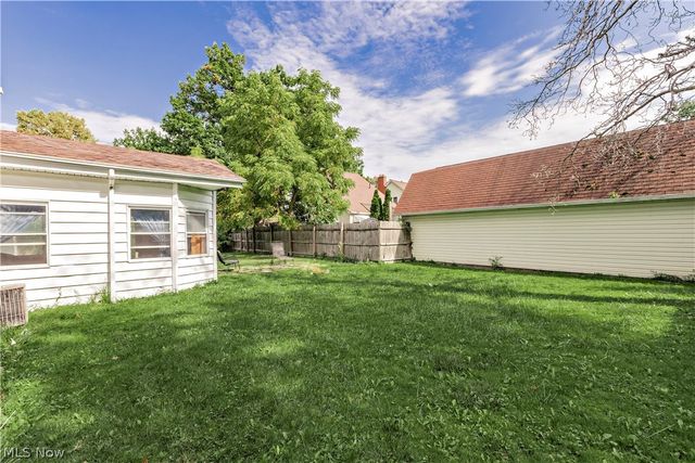 721 E 345th Street, Eastlake, OH 44095
