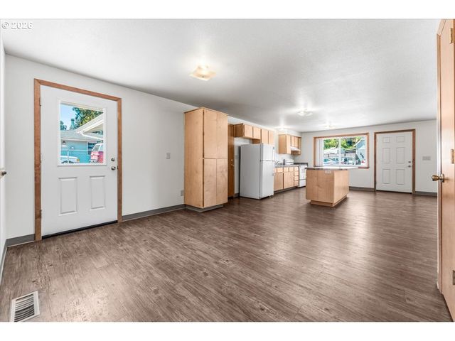 22010 S LESLIE Ave, Beavercreek, OR 97004
