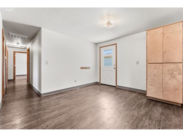 22010 S LESLIE Ave, Beavercreek, OR 97004