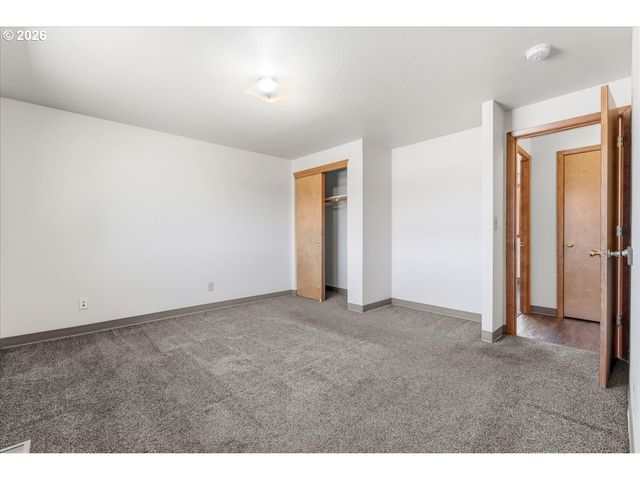 22010 S LESLIE Ave, Beavercreek, OR 97004