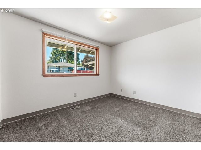 22010 S LESLIE Ave, Beavercreek, OR 97004