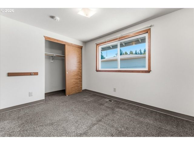 22010 S LESLIE Ave, Beavercreek, OR 97004