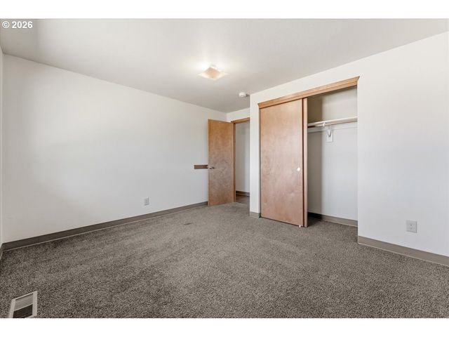 22010 S LESLIE Ave, Beavercreek, OR 97004