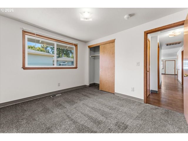 22010 S LESLIE Ave, Beavercreek, OR 97004