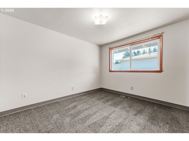 22010 S LESLIE Ave, Beavercreek, OR 97004