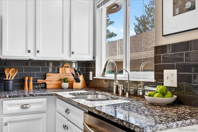 836 Summer Drive 3, Highlands Ranch, CO 80126