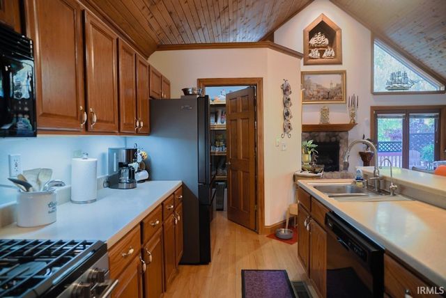 14 Ems T41 Lane, Leesburg, IN 46538