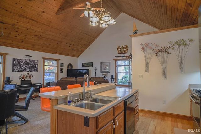 14 Ems T41 Lane, Leesburg, IN 46538