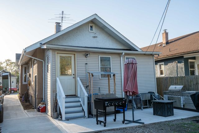 1329 S 12th Avenue, Maywood, IL 60153