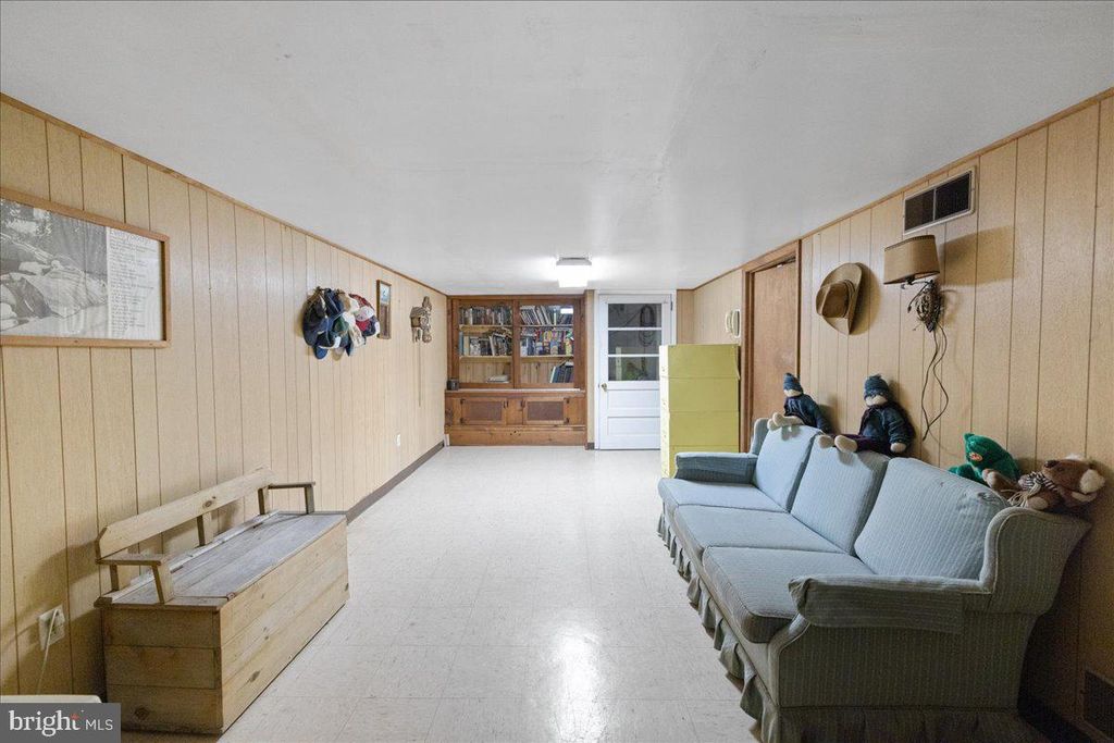 1714 MOYER RD, Hatfield, PA 19440