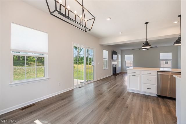 2293 Monaco Street NW, Uniontown, OH 44685