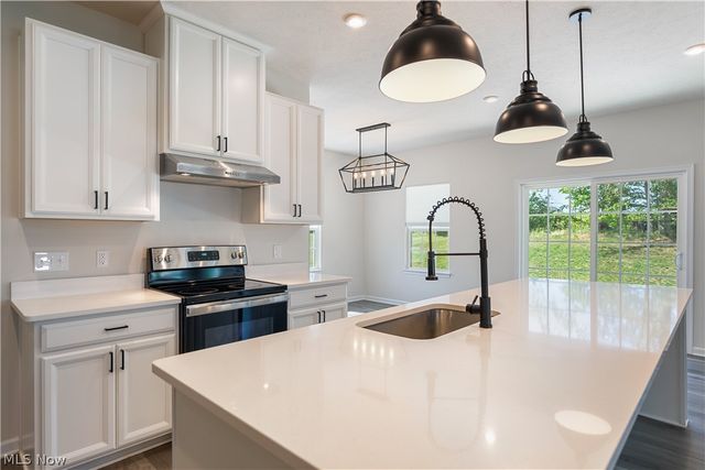 2293 Monaco Street NW, Uniontown, OH 44685