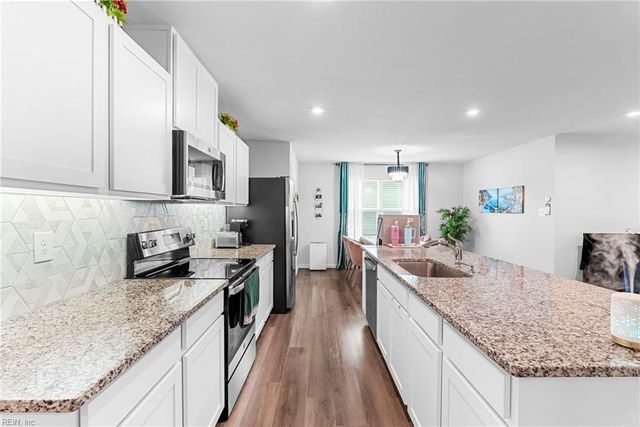 215 Lorraine DR, Williamsburg, VA 23185