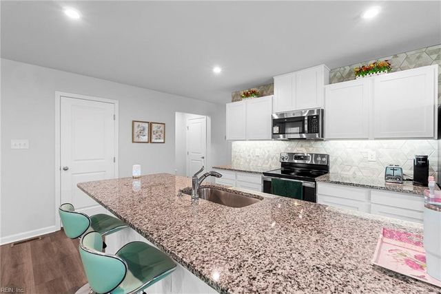215 Lorraine DR, Williamsburg, VA 23185