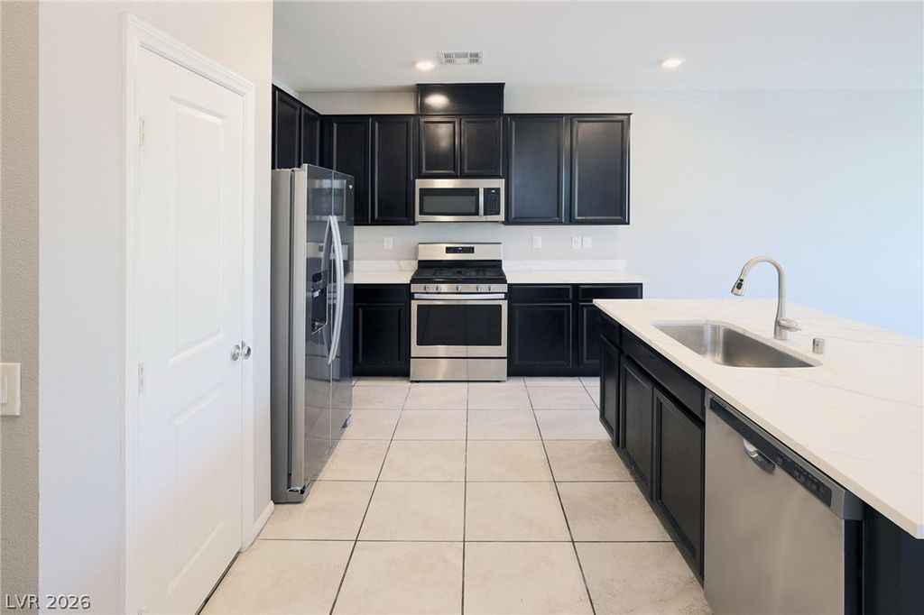 5322 Lazy Breeze Avenue, Las Vegas, NV 89118 — photo 5