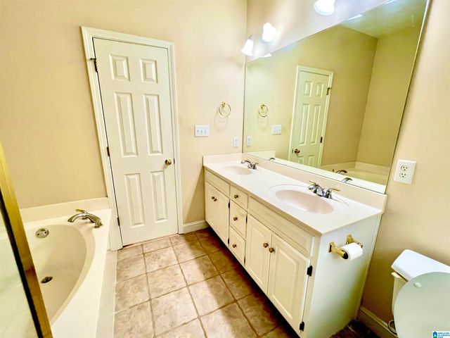 4815 SOUTHERN OAKS LANE, Birmingham, AL 35235