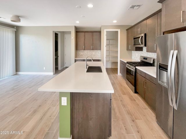 25722 N 20TH Lane, Phoenix, AZ 85085