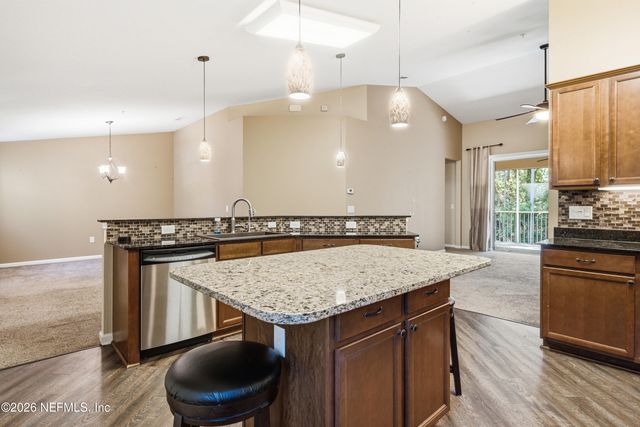 8733 LITTLE SWIFT Circle 23D, Jacksonville, FL 32256