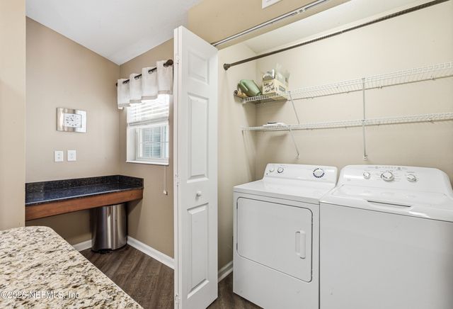 8733 LITTLE SWIFT Circle 23D, Jacksonville, FL 32256