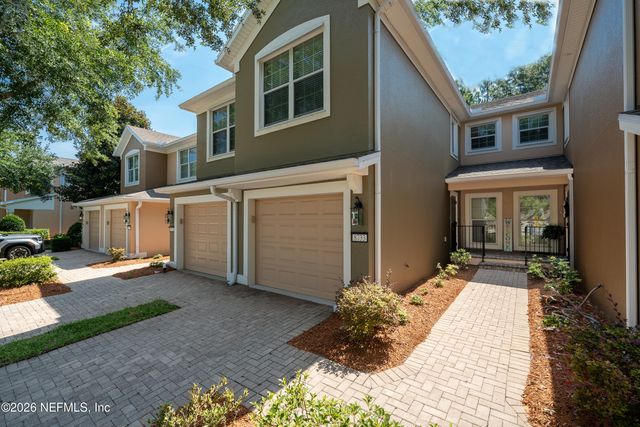 8733 LITTLE SWIFT Circle 23D, Jacksonville, FL 32256