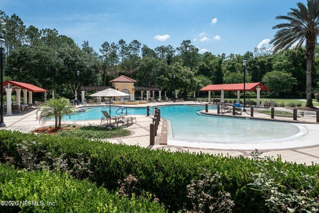 8733 LITTLE SWIFT Circle 23D, Jacksonville, FL 32256