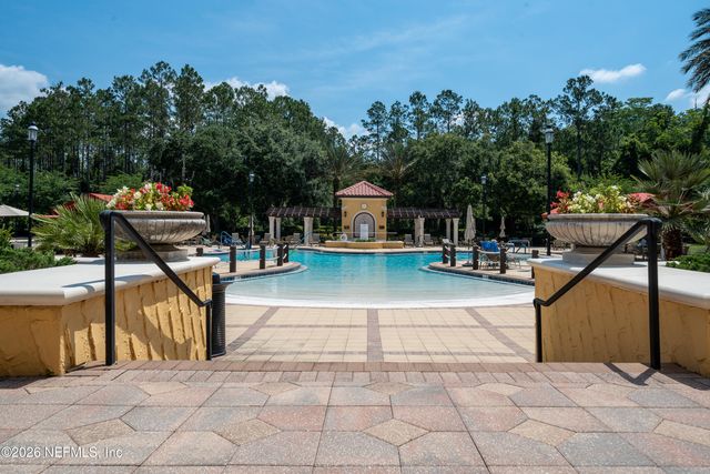 8733 LITTLE SWIFT Circle 23D, Jacksonville, FL 32256