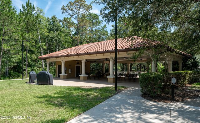 8733 LITTLE SWIFT Circle 23D, Jacksonville, FL 32256