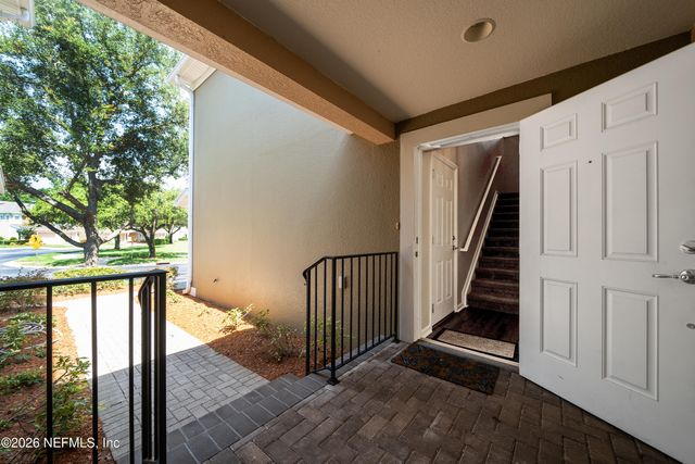 8733 LITTLE SWIFT Circle 23D, Jacksonville, FL 32256