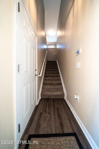 8733 LITTLE SWIFT Circle 23D, Jacksonville, FL 32256