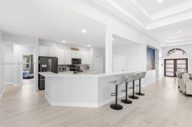 7476 Brunswick Cir, Boynton Beach, FL 33472