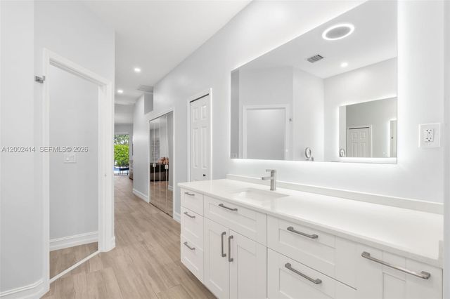 7476 Brunswick Cir, Boynton Beach, FL 33472