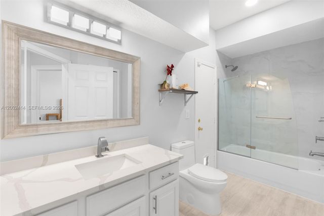 7476 Brunswick Cir, Boynton Beach, FL 33472