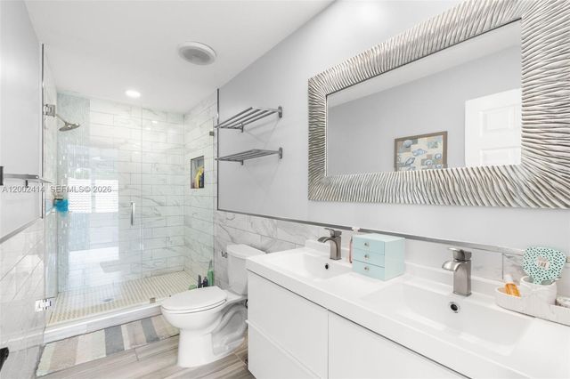 7476 Brunswick Cir, Boynton Beach, FL 33472