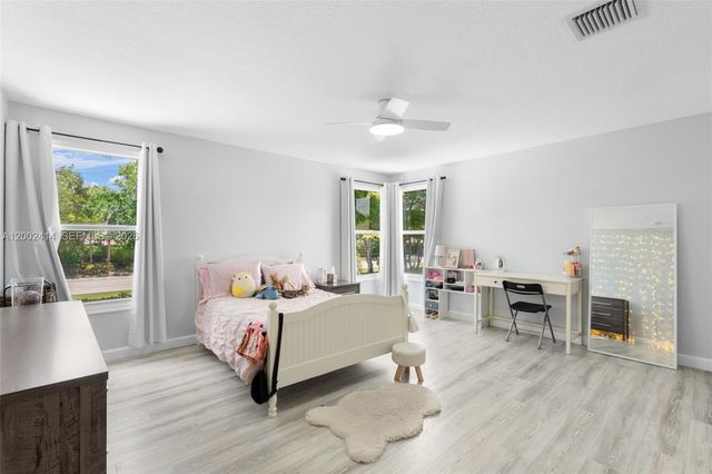 7476 Brunswick Cir, Boynton Beach, FL 33472