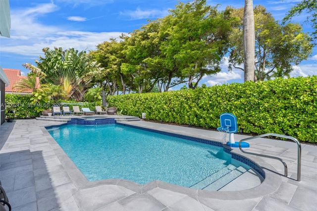 7476 Brunswick Cir, Boynton Beach, FL 33472