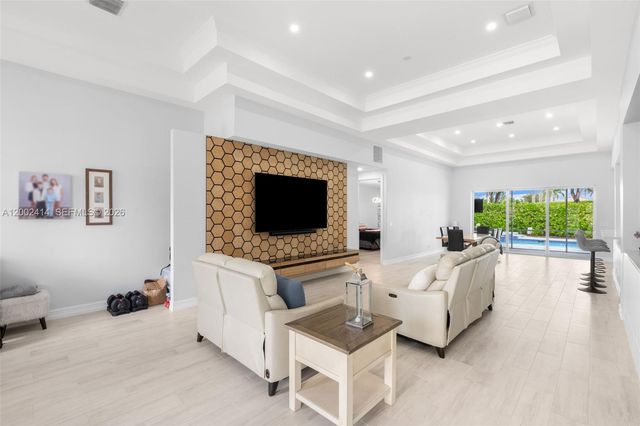 7476 Brunswick Cir, Boynton Beach, FL 33472