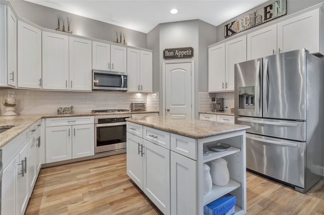 15420 Elm Bluff Way, Fort Worth, TX 76262