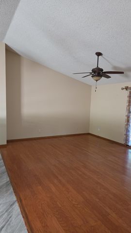 11402 W Cindy St, Wichita, KS 67212