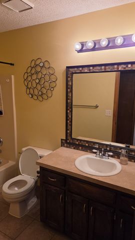 11402 W Cindy St, Wichita, KS 67212
