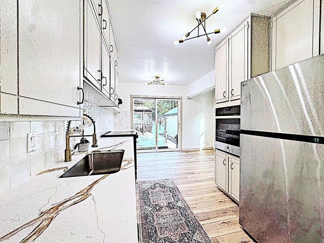 1702 S PERKINS STREET, Appleton, WI 54914