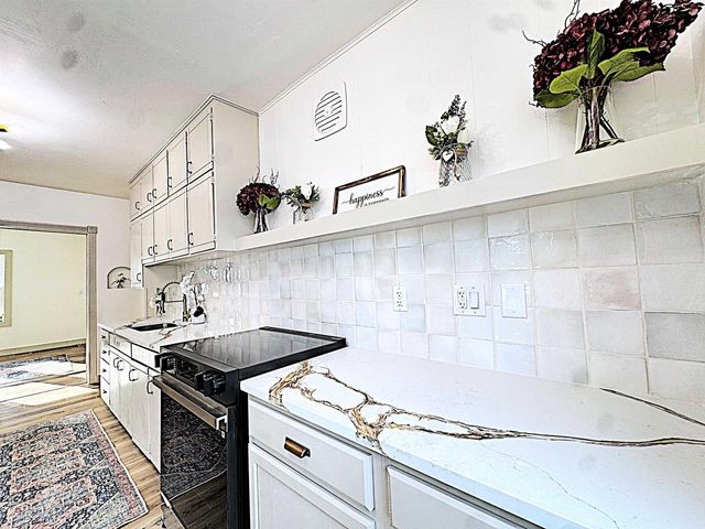 1702 S PERKINS STREET, Appleton, WI 54914