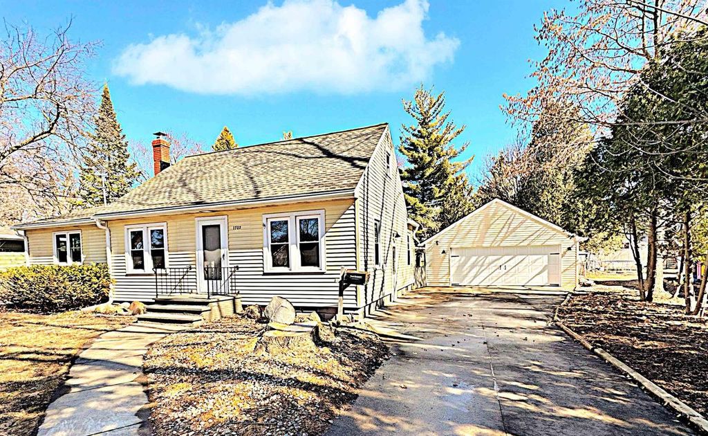 1702 S PERKINS STREET, Appleton, WI 54914